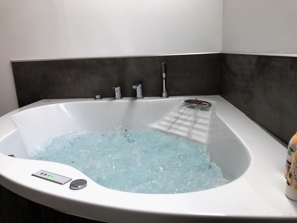 Mézilles Hameau De La Fausse Sauge B&B 외부 사진